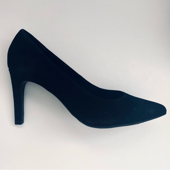 Black Suede Classic Pointy Toe Pump - Worn just once - Picture 3 of 6